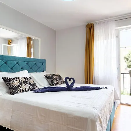 Modern Deluxe Sara Ii With 2 Bedrooms- Сплит