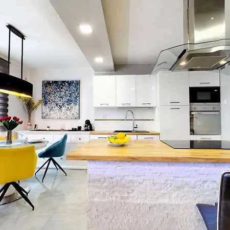 Modern Deluxe Sara Ii With 2 Bedrooms- Апартаменты *
