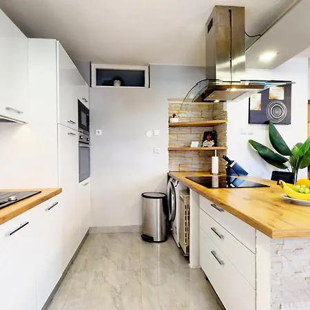 Modern Deluxe Sara Ii With 2 Bedrooms- Сплит