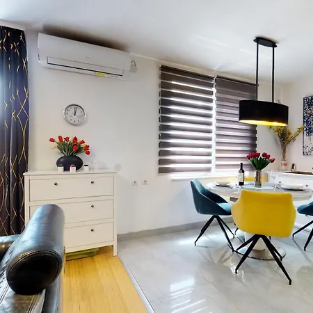 Modern Deluxe Sara Ii With 2 Bedrooms- * Сплит