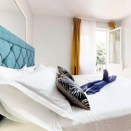Modern Deluxe Sara Ii With 2 Bedrooms- * Сплит