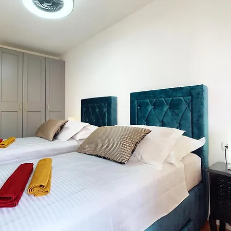 Modern Deluxe Sara Ii With 2 Bedrooms- Апартаменты